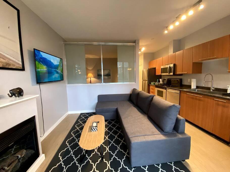 Entire Condo In Heart Of Downtown Vancouver Luaran gambar