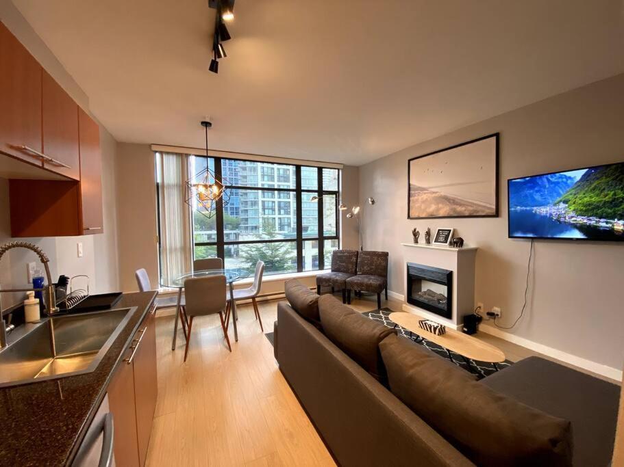 Entire Condo In Heart Of Downtown Vancouver Luaran gambar